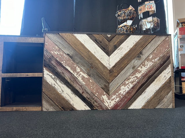 Handmade chevron wood cash wrap with open shelving for small business – Red Cloak Wood Designs